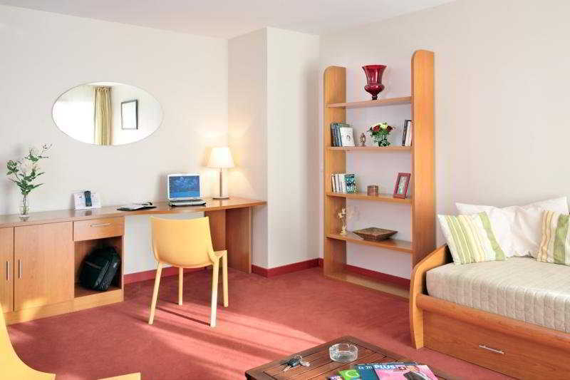 Hotel Quality Suites Maisons-Laffitte Paris Ouest מראה חיצוני תמונה